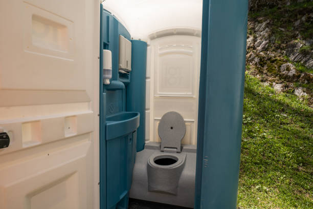 Portable Toilet Options We Offer in Wolf Lake, MI